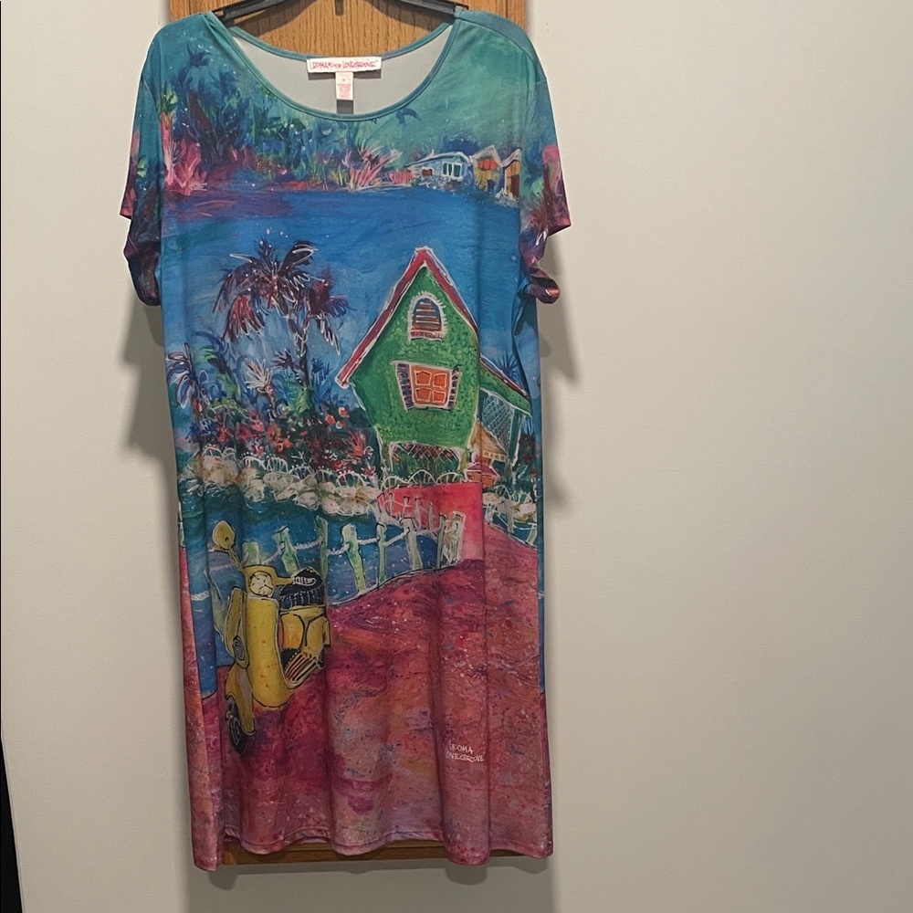 Leoma Lovegrove
Colorful Graphic Dress
Very tropical